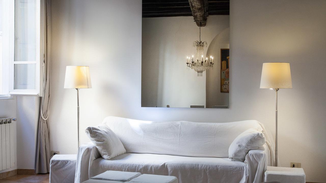Apartment Teatro Pace Rome